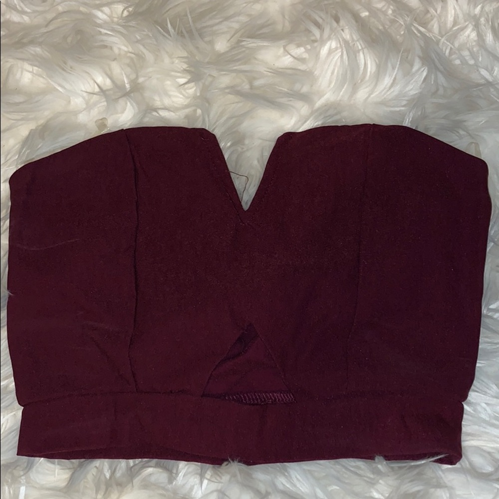 CHARLOTTE RUSSE Cutout Crop Top